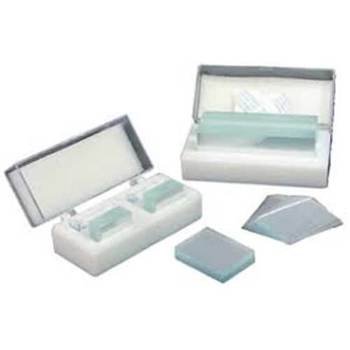 Laminula de Vidro para Microscopia 22X22mm - Pct Selado c/ 10 caixas